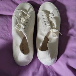 Madden girl size 10 platform canvas sneaker